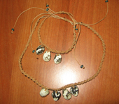 Collar y pulso.